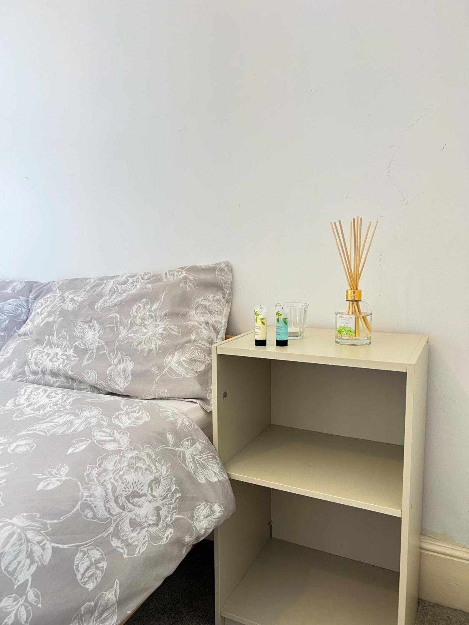 Welcome 2 Bedrooms Flat In Wimbledon Apartment *