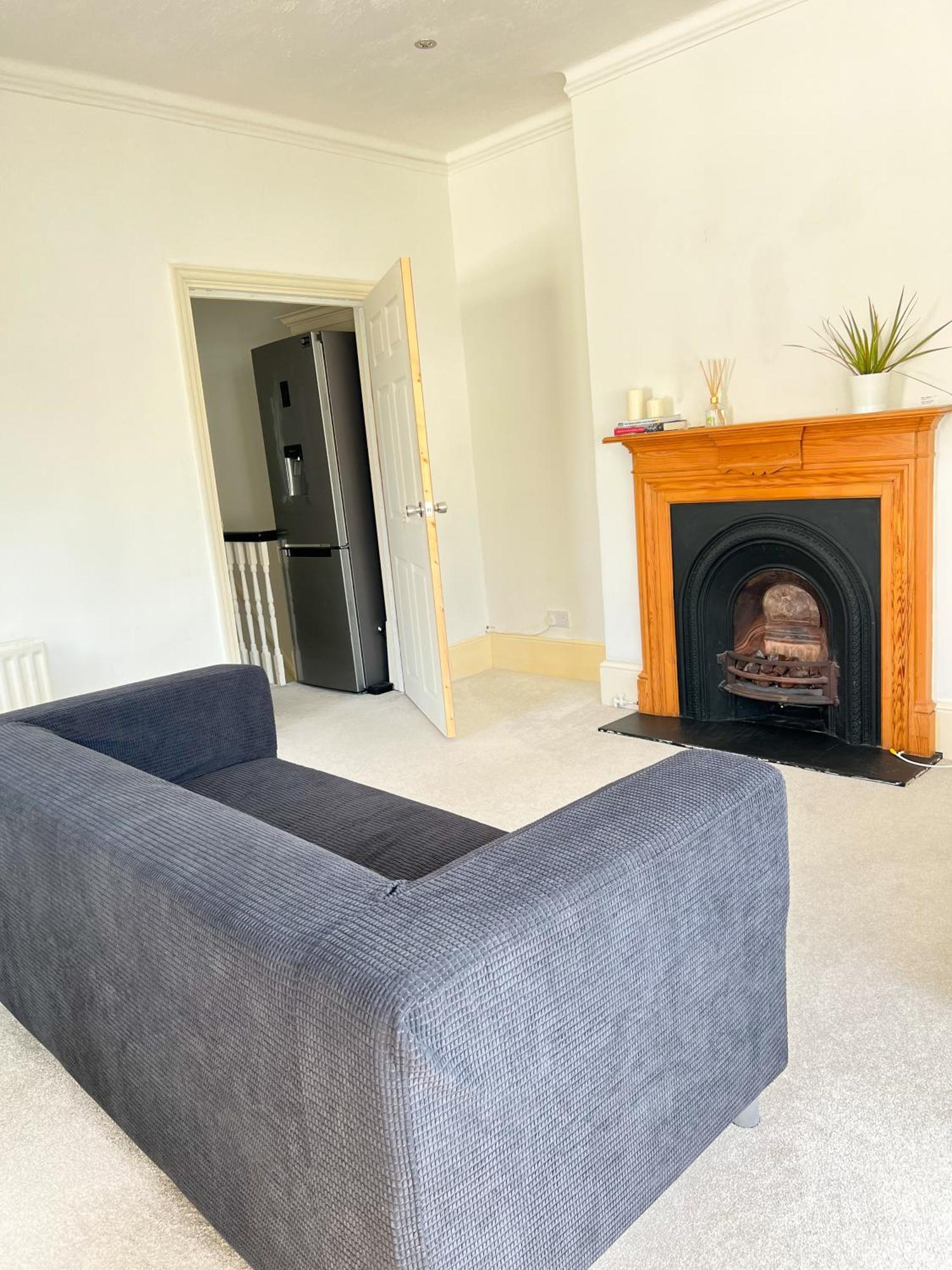 Welcome 2 Bedrooms Flat In Wimbledon